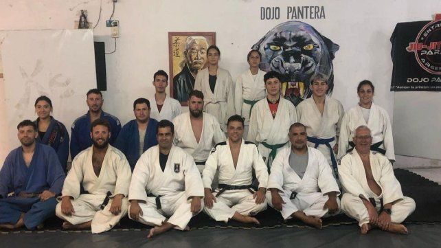 El árbitro Andrés Schulz dijo presente en el Dojo Pantera.