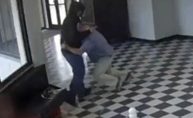 El director de una escuela en Oklahoma arriesgó su vida para reducir a un tirador