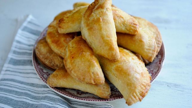 El primer concurso de Elaboración Artesanal de Empanadas se dará en el marco de las actividades por el Día de la Bandera.