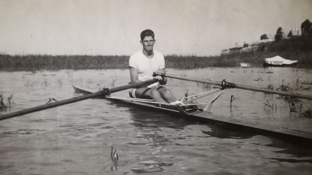 Fina estampa. El remero en su hábitat natural. Pecchenino marcó toda una época en Regatas