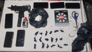 Golpe al microtráfico en Sastre: dos aprehendidos y secuestro de cocaína, marihuana y armas