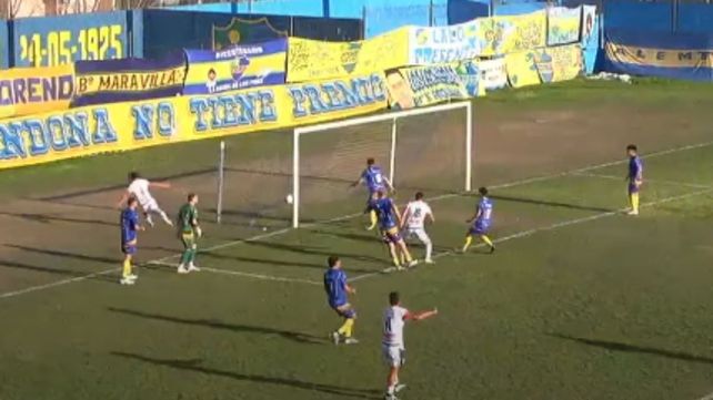 La pelota en la red