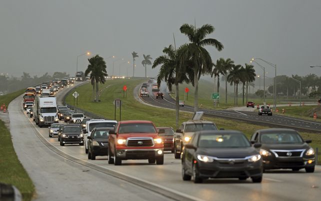Desalojan los hoteles y evacúan viviendas en Miami por la llegada del huracán Irma