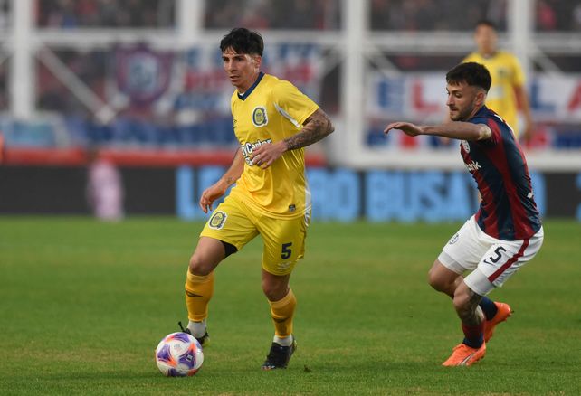 Central no la pasó bien cuando tuvo que salir de Arroyito. Ante San Lorenzo fue uno de los tantos partidos que perdió.
