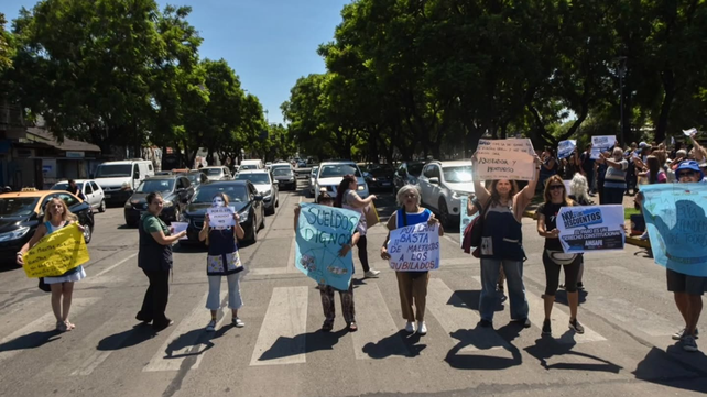 Los docentes rosarinos salieron a manifestarse
