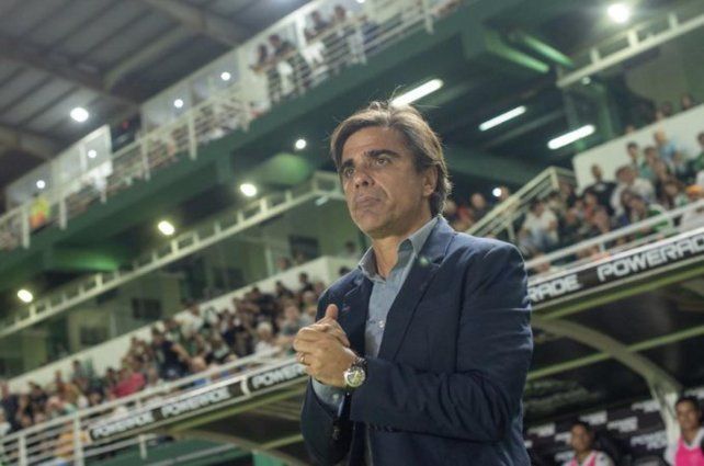 Fin de ciclo: Javier Sanguinetti dejó de ser el técnico de Sarmiento