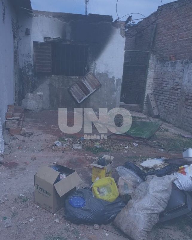 Murió una mujer y sus tres hijos sufrieron quemaduras en un incendio en barrio Chalet