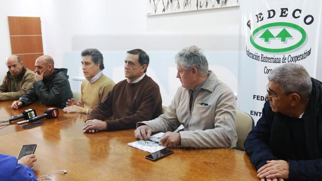 Dirigentes de la Mesa de Enlace de Entre Ríos&nbsp;en el anuncio del último paro del campo.