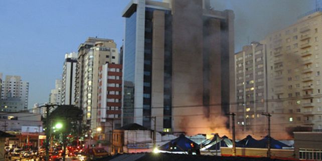 Negaron que un incendio en San Pablo fuera provocado por la ca&iacute;da de un avi&oacute;n