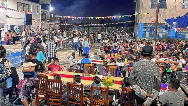 La cena contó con la asistencia de personas de la zona sur