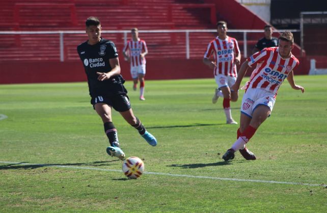 Unión se levantó con una buena goleada en Reserva