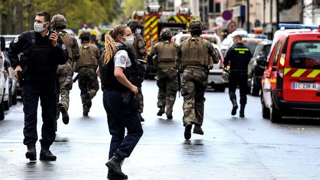 Alarma en París por un ataque a cuchillo cerca de la antigua sede de la revista Charlie Hebdo