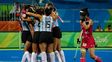 las leonas golearon a japon y quedaron a un paso de los cuartos de final en los juegos olimpicos