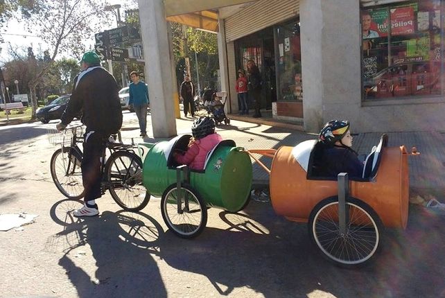 El santafesino que conmovió con su bici-trencito contó cómo surgió la idea