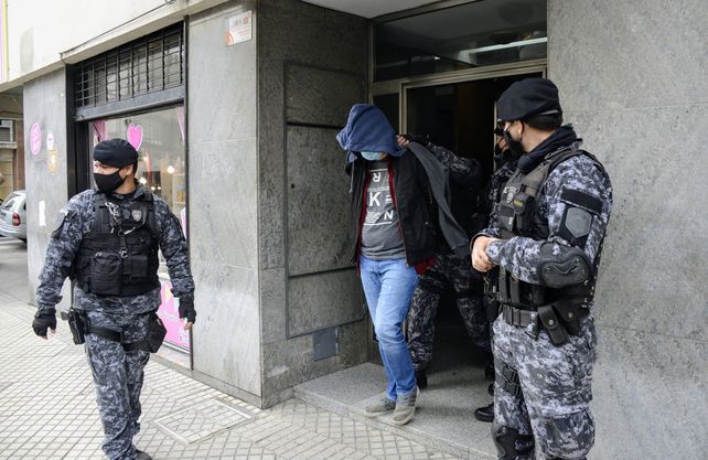 Uno de los cuatro detenidos en los allanamientos realizados el miércoles en la ciudad.