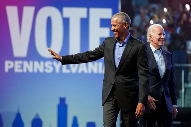 Obama y Biden sumaron fuerzas e hicieron campaña juntos en Pensilvania