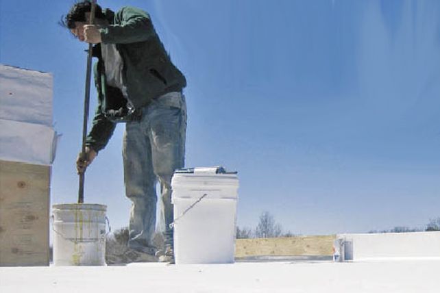 Proponen pintar los techos de blanco para ahorrar luz y gas en la ciudad
