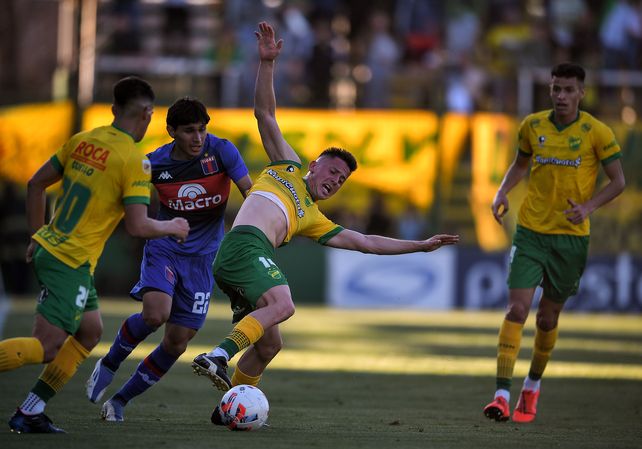 Defensa quiere subirse a la punta frente a Tigre Defensa quiere subirse a la punta frente a Tigre