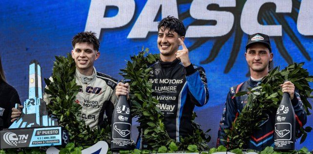 Exequiel Bastidas en el podio.