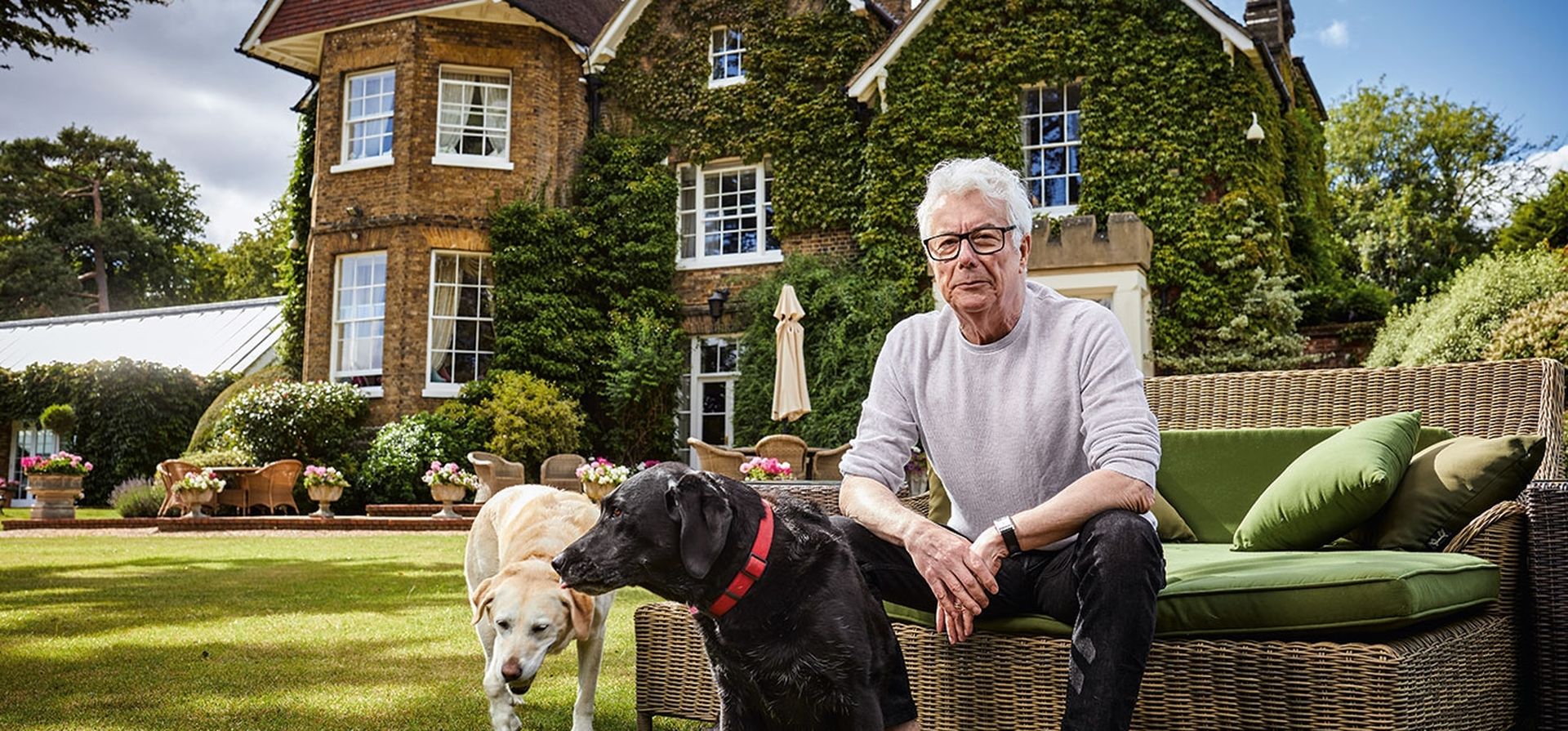 Ken Follett: Más temprano que tarde, las armas nucleares van a utilizarse