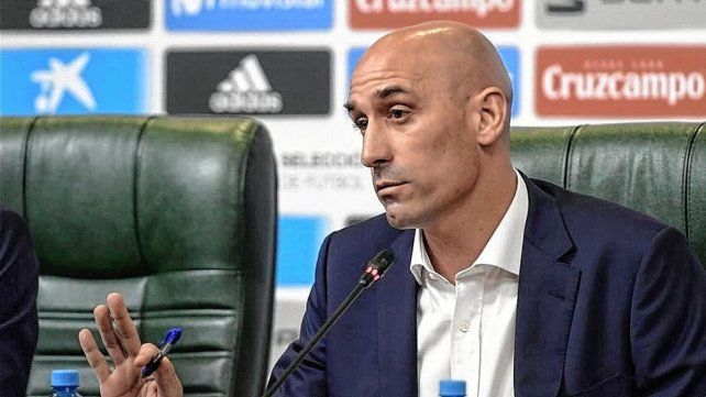 Luis Rubiales fue detenido para comparecer ante la justicia y luego fue liberado. Luis Rubiales fue detenido para comparecer ante la justicia y luego fue liberado.