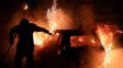 Incontables autos y colectivos han sido incendiados en Francia desde que estalló la violencia el martes pasado.