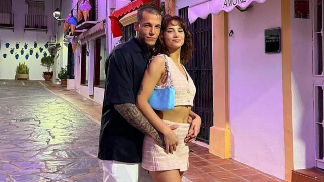 Melody Luz y Alex Caniggia venden su ropa