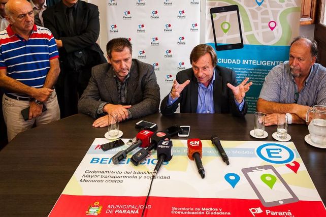 Varisco presentó el estacionamiento medido con pago por celular