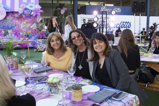 Gabriela Faranna, Laura Saracibar y Patricia Padilla.  