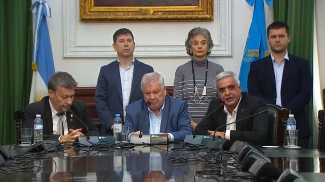 El rector de la UNR
