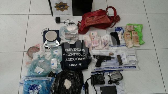 Cinco detenidos con drogas, dinero y armas de fuego