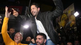En andas. Di Pollina, el protagonista, en el Gigante.