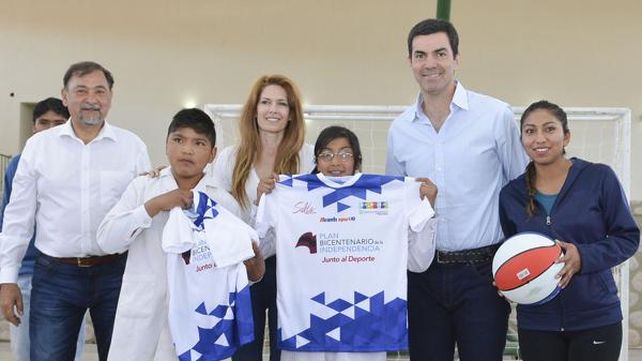 El primer día de Isabel Macedo como la señora de Urtubey fue con agenda completa
