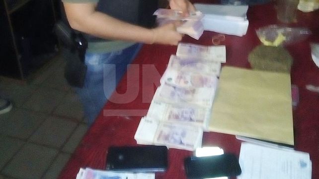 Detuvieron a madre e hijo como presuntos vendedores barriales de estupefacientes