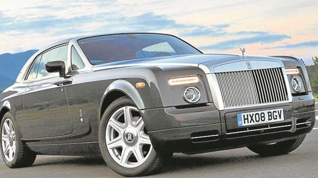 Penoso. El auto de lujo con el que el campeón de F1 recorrió 9.000 kilómetros.&nbsp;