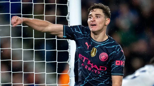 Manchester City aplastó a Brighton con un gol de Julián Álvarez