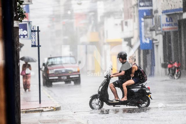 Llovieron más de 50 mm y se registran algunos inconvenientes para transitar