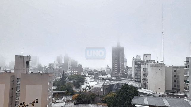 Cielo invisible con niebla, en el arranque del domingo
