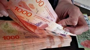 Los depósitos de plazos fijos se derrumbaron más de 51% en junio por la baja de tasas