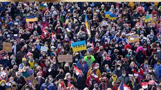 Unas 250.000 personas participan en Alemania de una marcha por la paz en Ucrania