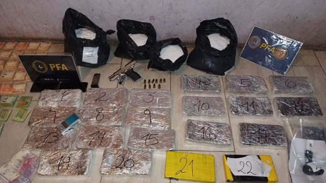 El operativo antidroga de la Policía Federal permitió secuestra unos 40 kilos de cocaína y un arsenal.&nbsp;