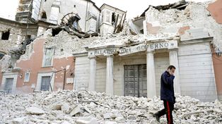 Italia castiga con seis años de prisión a científicos por no advertir un sismo