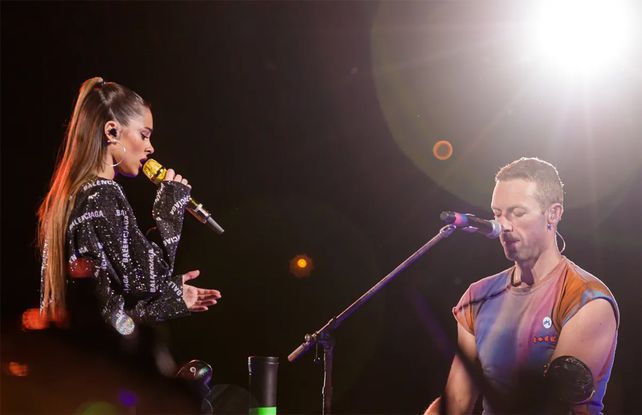 Coldplay sorprendió al invitar a Tini Stoessel en el quinto recital que dio en el Monumental