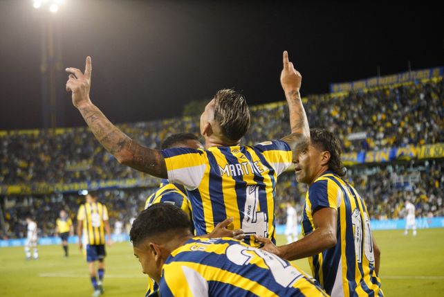 Damián Martínez apareció por sorpresa en el segundo palo y gol ese gol el canalla empezó a darle forma a la victoria.