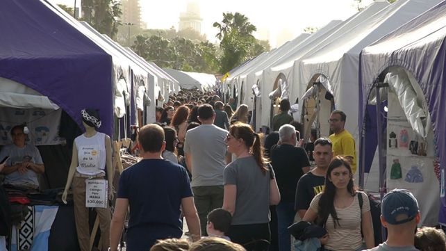 La Feria de Artesanos y Emprendedores visibilizó el trabajo local y un tradicional espacio de encuentro