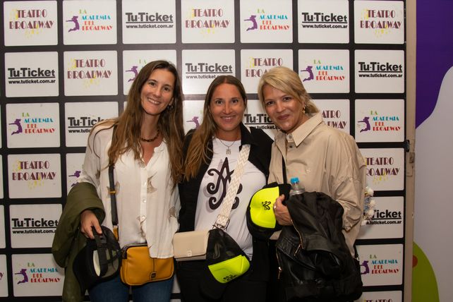 Gisela Bordi, Paula Manochio y Paz Obregón