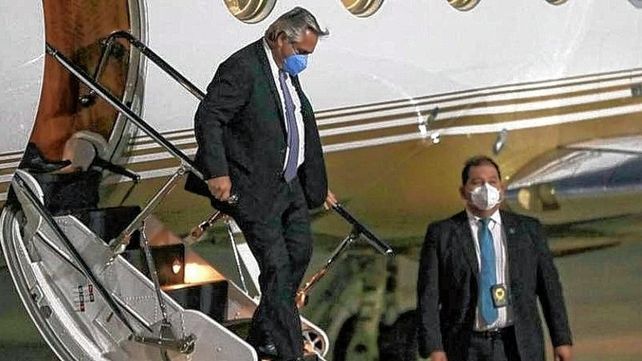 Alberto Fernández arribó a Chile para la asunción de Gabriel Boric