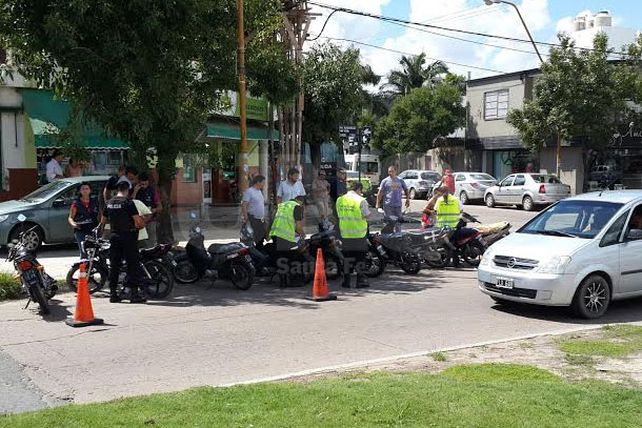 Detuvieron a cinco hombres en operativos de prevención en Santa Fe