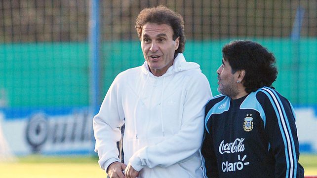 Ruggeri cuestionó que hayan llevado a Maradona a la cancha