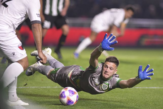 Colón, con una baja de peso para recibir a San Lorenzo